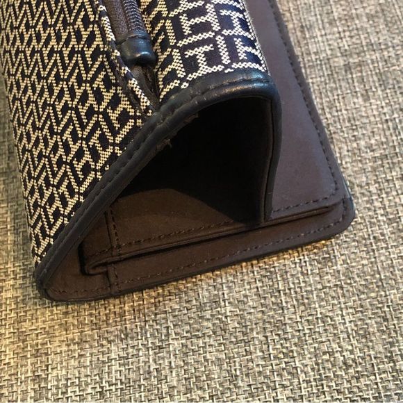 TOMMY HILFIGER Navy Blue Grey Trifold Wallet Credit Card Slots Extra Section - Picture 9 of 14